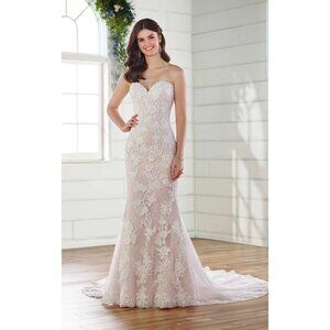 Essence Of Australia Women's Strapless Fit And Flare Wedding Gown - Small